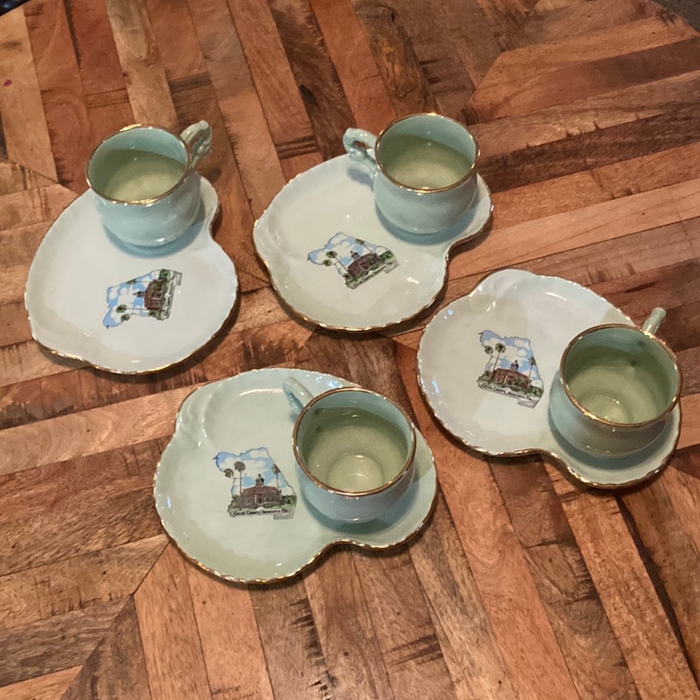 Vintage Florida tea and sandwich plates
